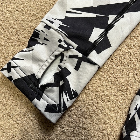 Under Armour Quarter zip - Picture 3 of 4